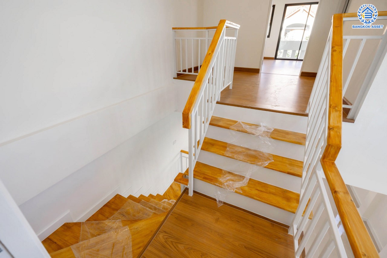 บ้านมือสองตกแต่งใหม่ ม.นันทนาการ์เด้นท์1 ราชพฤกษ์-ท่าอิฐ หลังมุม แบรนด์ Property Perfect หลังใหญ่พร้อมอยู่ เนื้อที่ 19.5 ตร.ว. ฟังก์ชัน 2 ห้องนอน 2 ห้องน้ำ บนทำเลเดินทางสะดวก เข้า-ออกได้ ทั้งถ.ราชพฤกษ์ และถ.รัตนาธิเบศร์ ใจกลาง 2 เซ็นทรัล และใกล้รถไฟฟ้าสถานี "บางรักน้อยท่าอิฐ" เพียง 5 นาที